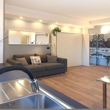 Smart Studio Milano - 1Min From The Subway Екстер'єр фото