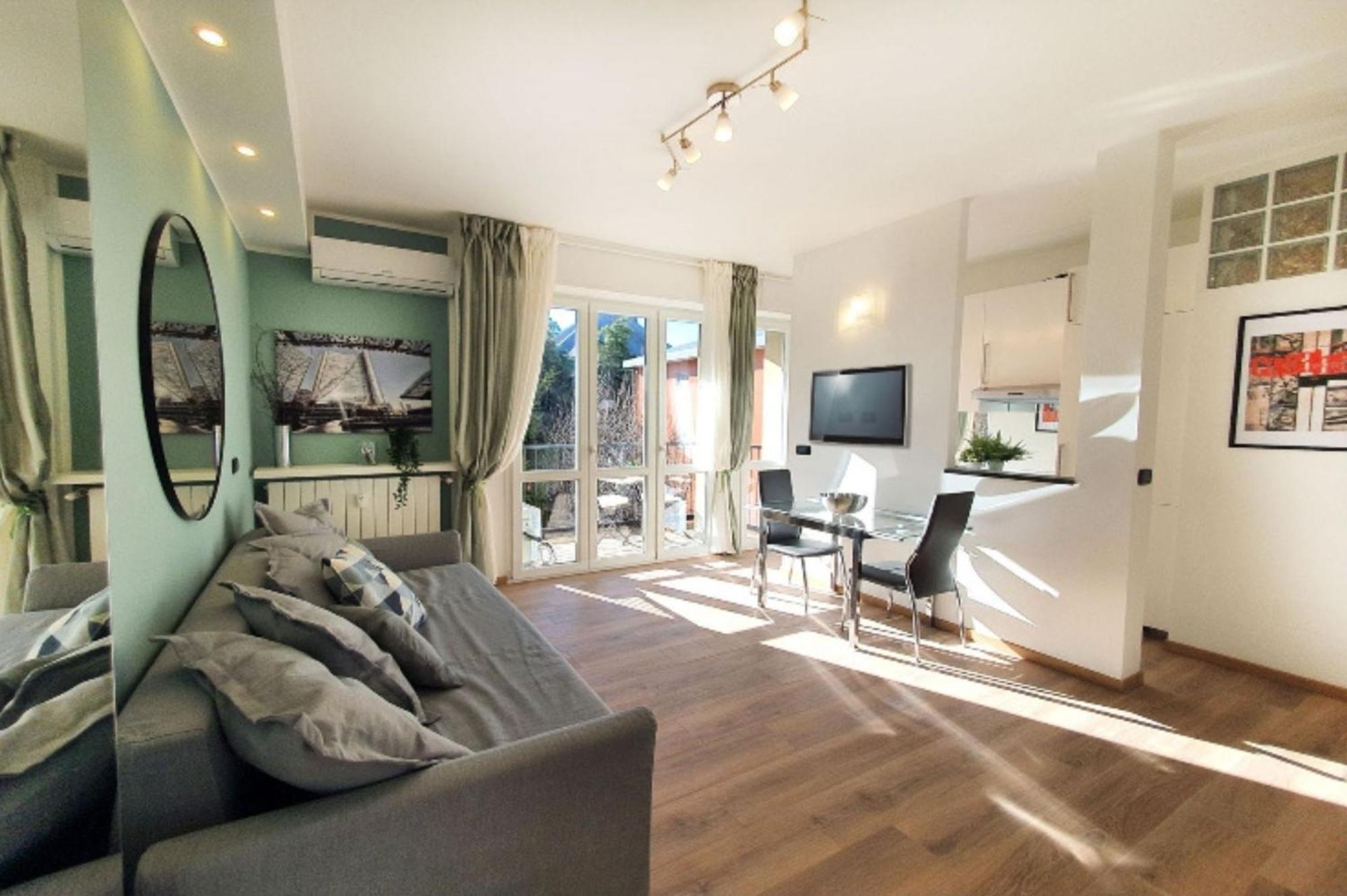 Smart Studio Milano - 1Min From The Subway Екстер'єр фото
